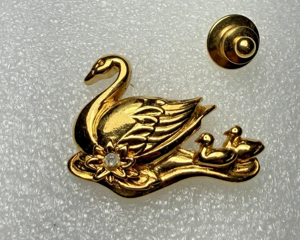 Gold Tone Vintage Avon Swan Brooch Pin With 2 babies Rhinestone Flower